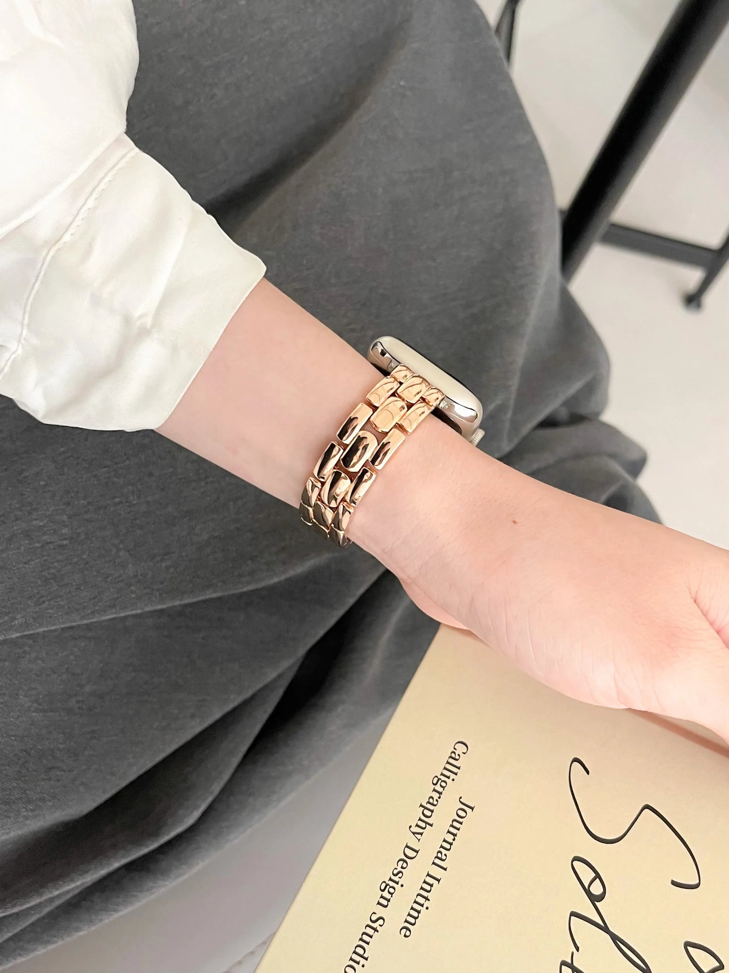 Slim Metal Wrist Bracelet for Apple Watch Band 40mm 38 41 44 45 49 42mm Fashion Rose Gold Strap for iWatch Series 9 8 7 6 5 4 SE