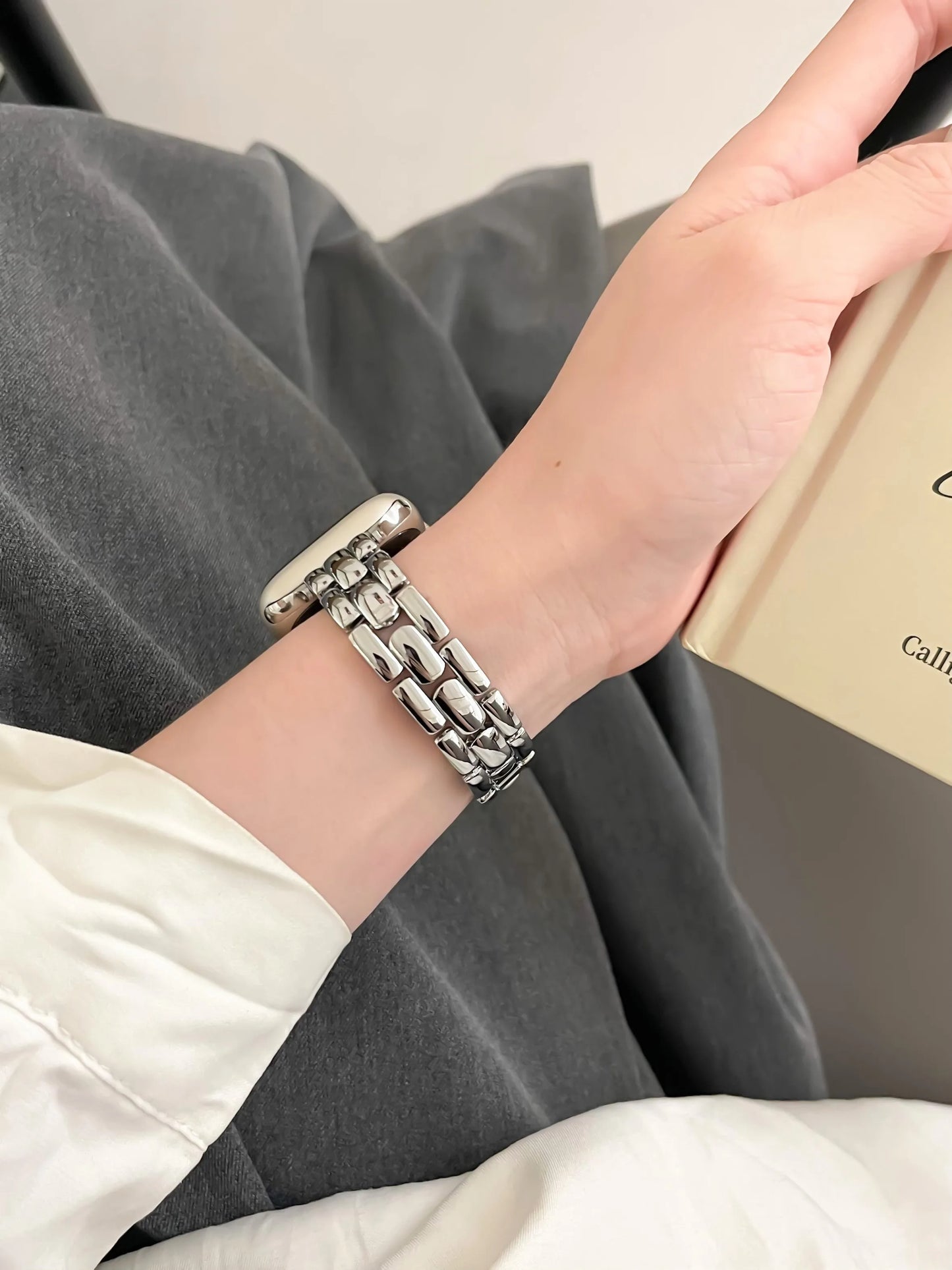 Slim Metal Wrist Bracelet for Apple Watch Band 40mm 38 41 44 45 49 42mm Fashion Rose Gold Strap for iWatch Series 9 8 7 6 5 4 SE